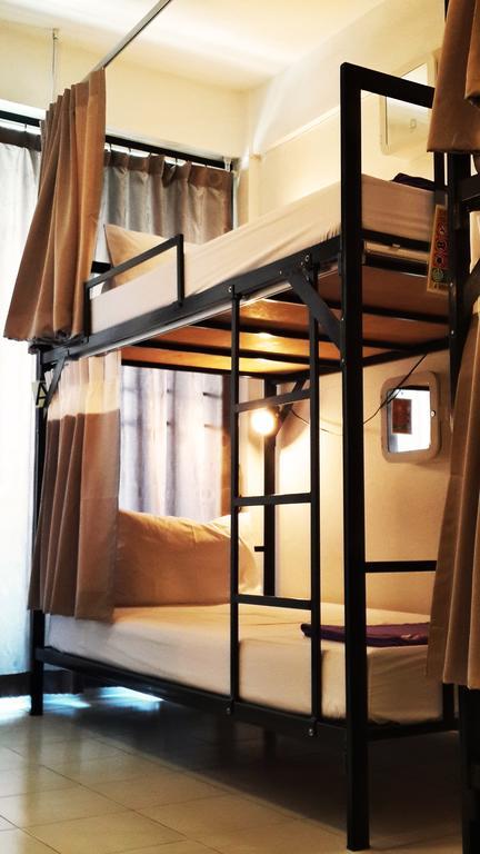 De Talak Hostel Бангкок Экстерьер фото