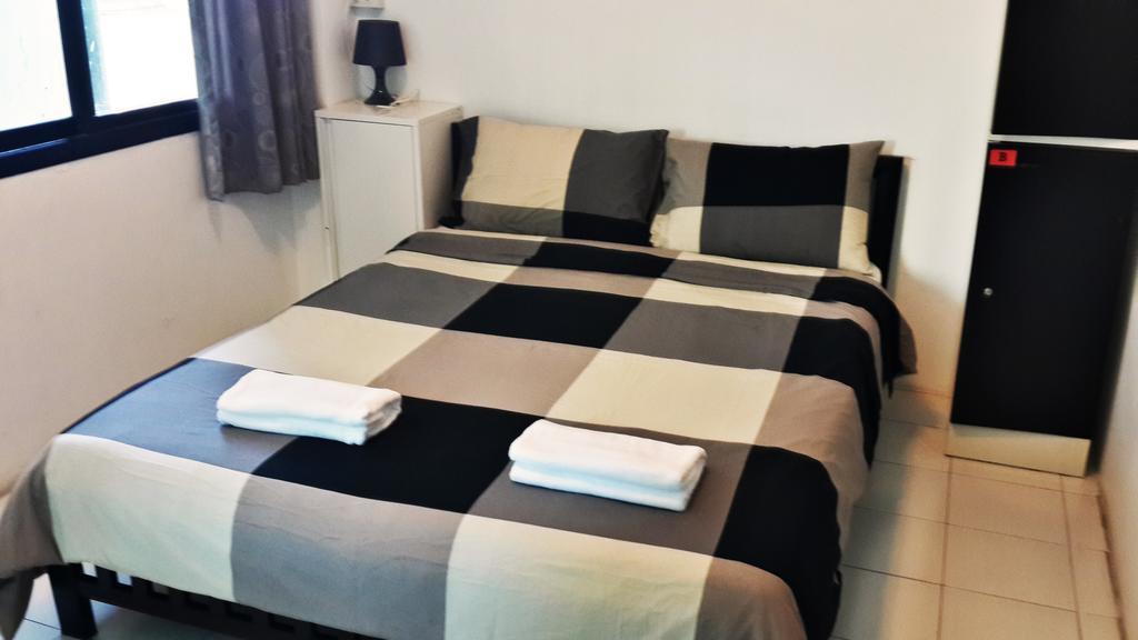 De Talak Hostel Бангкок Экстерьер фото