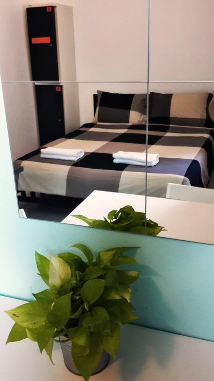 De Talak Hostel Бангкок Экстерьер фото