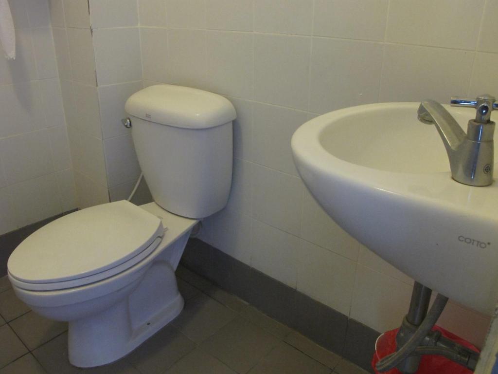 De Talak Hostel Бангкок Номер фото