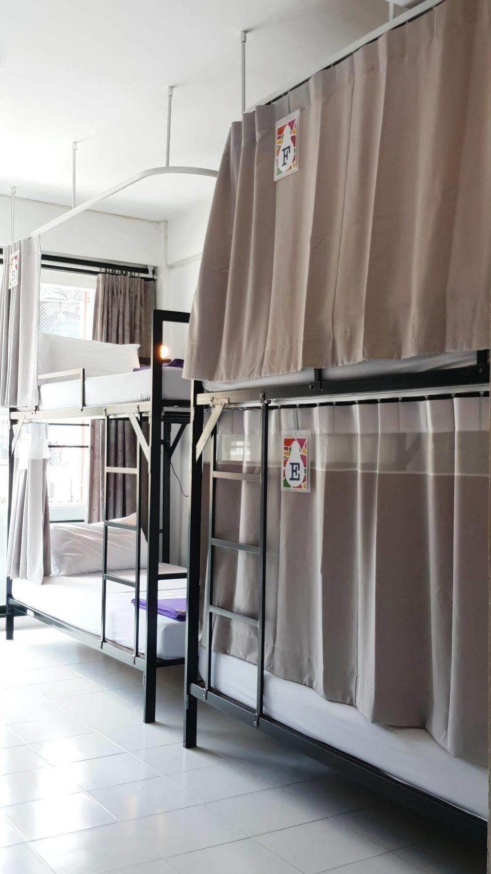 De Talak Hostel Бангкок Экстерьер фото