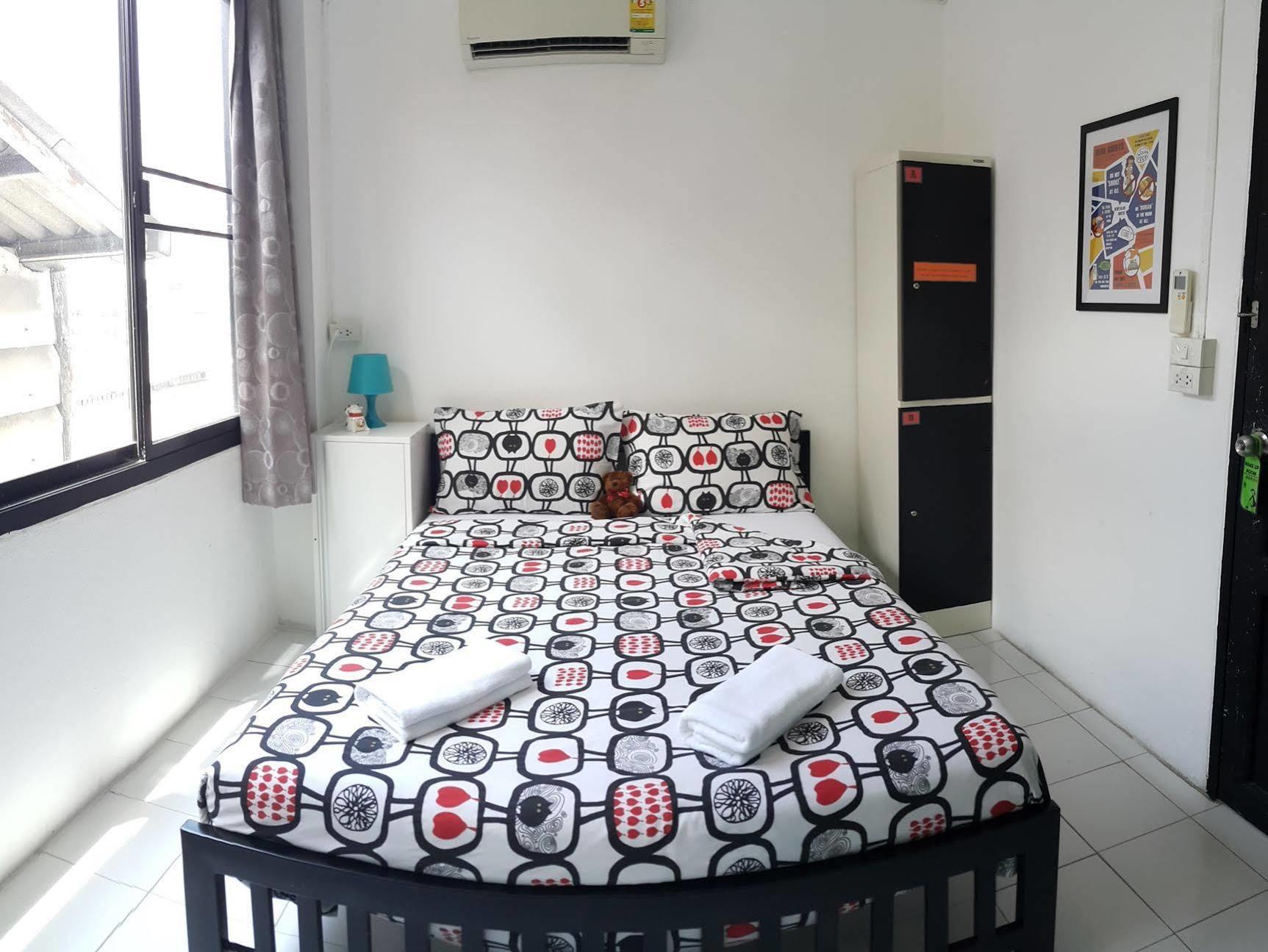 De Talak Hostel Бангкок Экстерьер фото