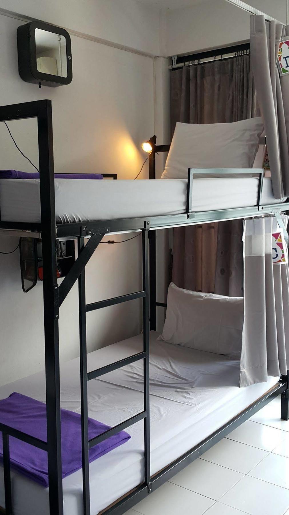 De Talak Hostel Бангкок Экстерьер фото