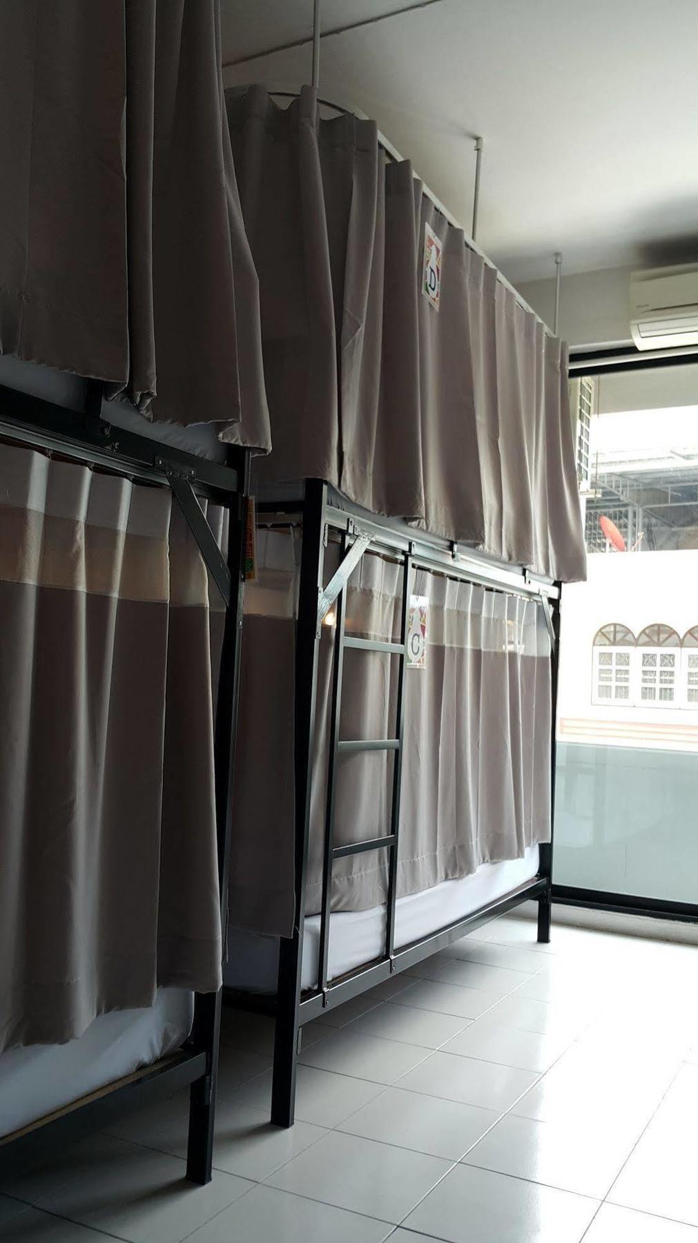 De Talak Hostel Бангкок Экстерьер фото